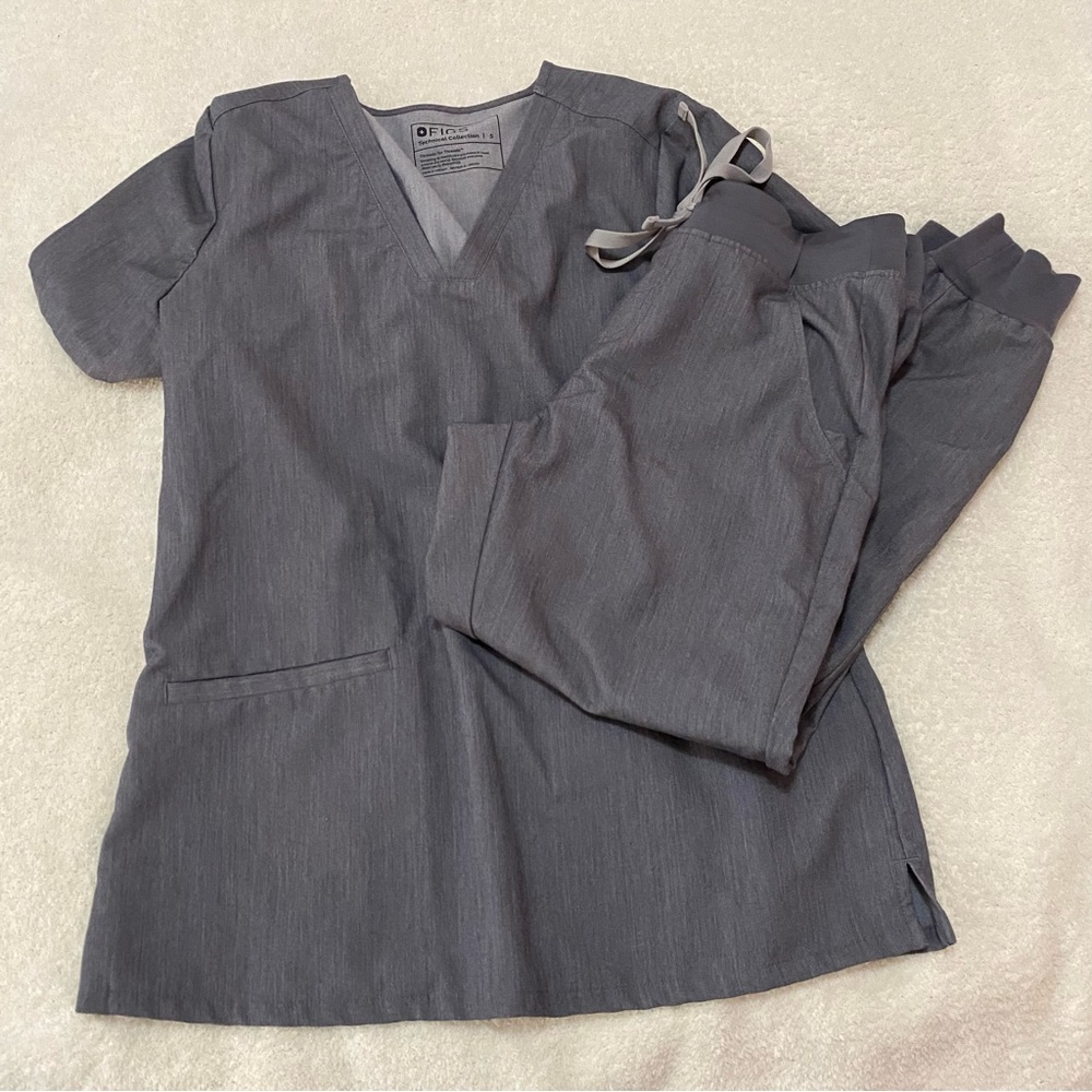 Figs graphite color scrub set size S